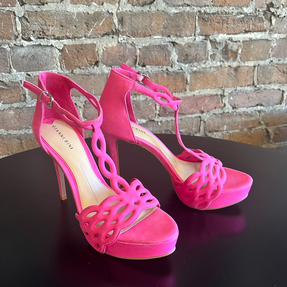 Brand new Gianni Bini hot pink heels